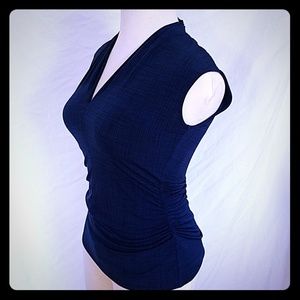 Vince Camuto ruched dark blue with black pattern